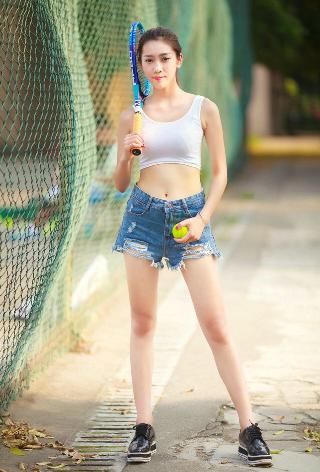 领导扒开我奶罩吸我奶头视频