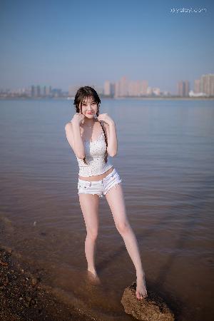 美丽小蜜桃2绝对满天星值得一看