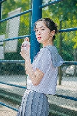 女人脱了裤衩让男人捅