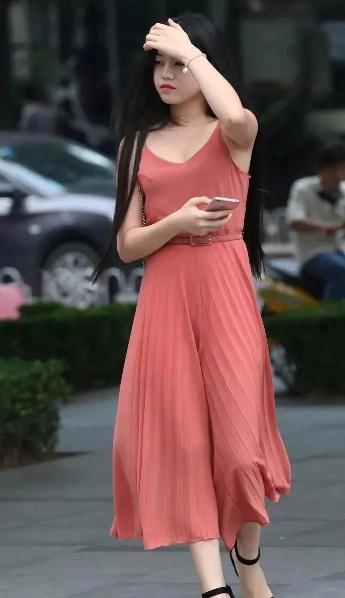 女人脱了裤衩让男人捅