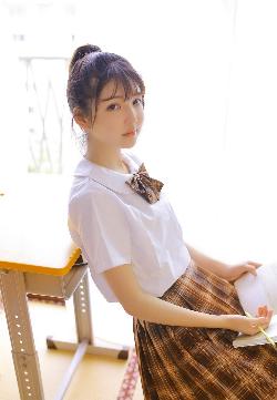 强摸秘书人妻大乳BD