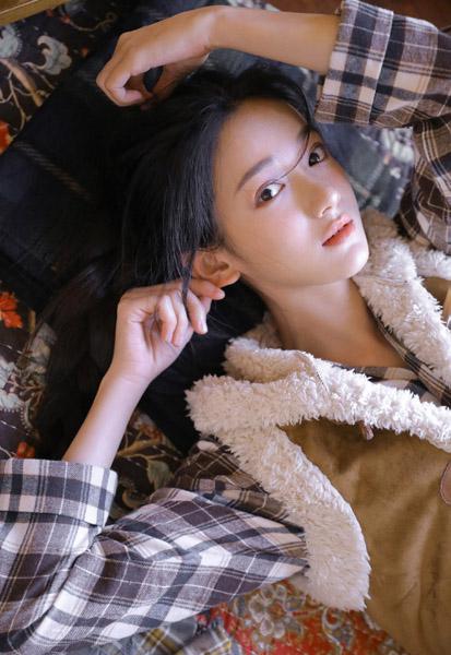 王局长把乳罩解开吃胸的动态图