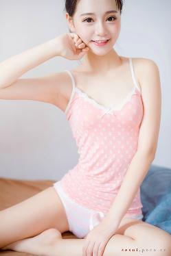人妻在客厅被C的呻吟