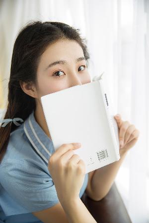 女人脱了裤衩让男人捅