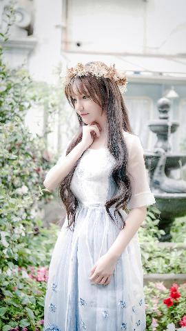 吃奶呻吟打开双腿做受动态图