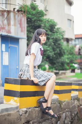 初尝人妻滑进去了莹莹视频