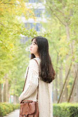 被部长玩弄的人妻HD