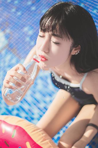 两个奶被揉到高潮了