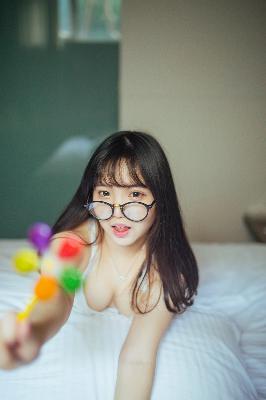 公交车掀开奶罩边躁狠狠躁漫画