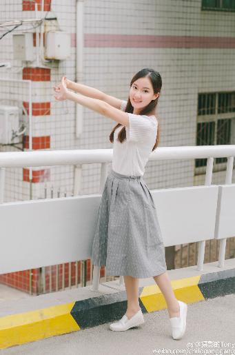 人妻被按摩师玩弄到潮喷