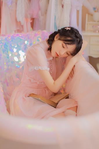 公交车上双乳被老汉揉搓玩