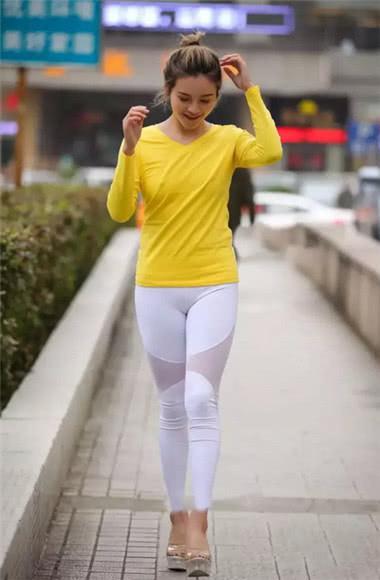 为啥女的舒服了要摸自己的胸