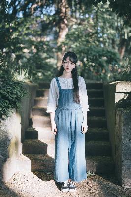 人妻在客厅被C的呻吟
