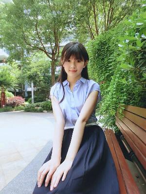 人妻被按摩师玩弄到潮喷