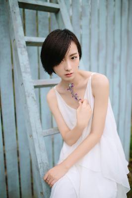 金瓶第1回双乳被吸