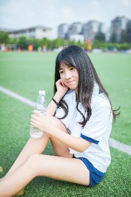 公交车上双乳被老汉揉搓玩