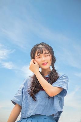 公交车上双乳被老汉揉搓玩